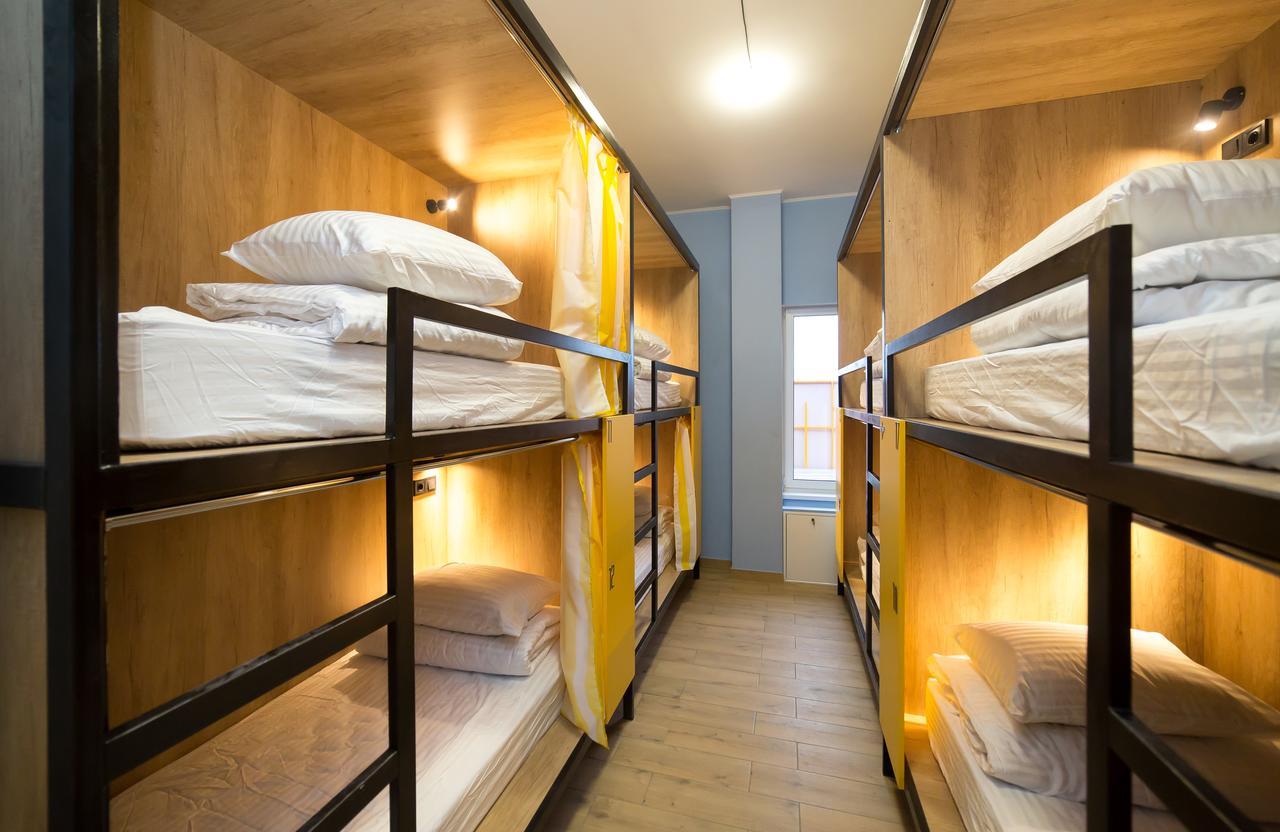 Hotel Bee Station Киев Экстерьер фото