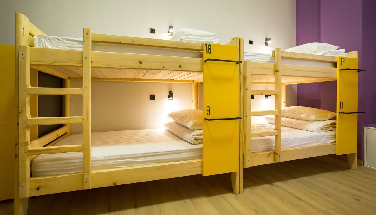 Hotel Bee Station Киев Экстерьер фото
