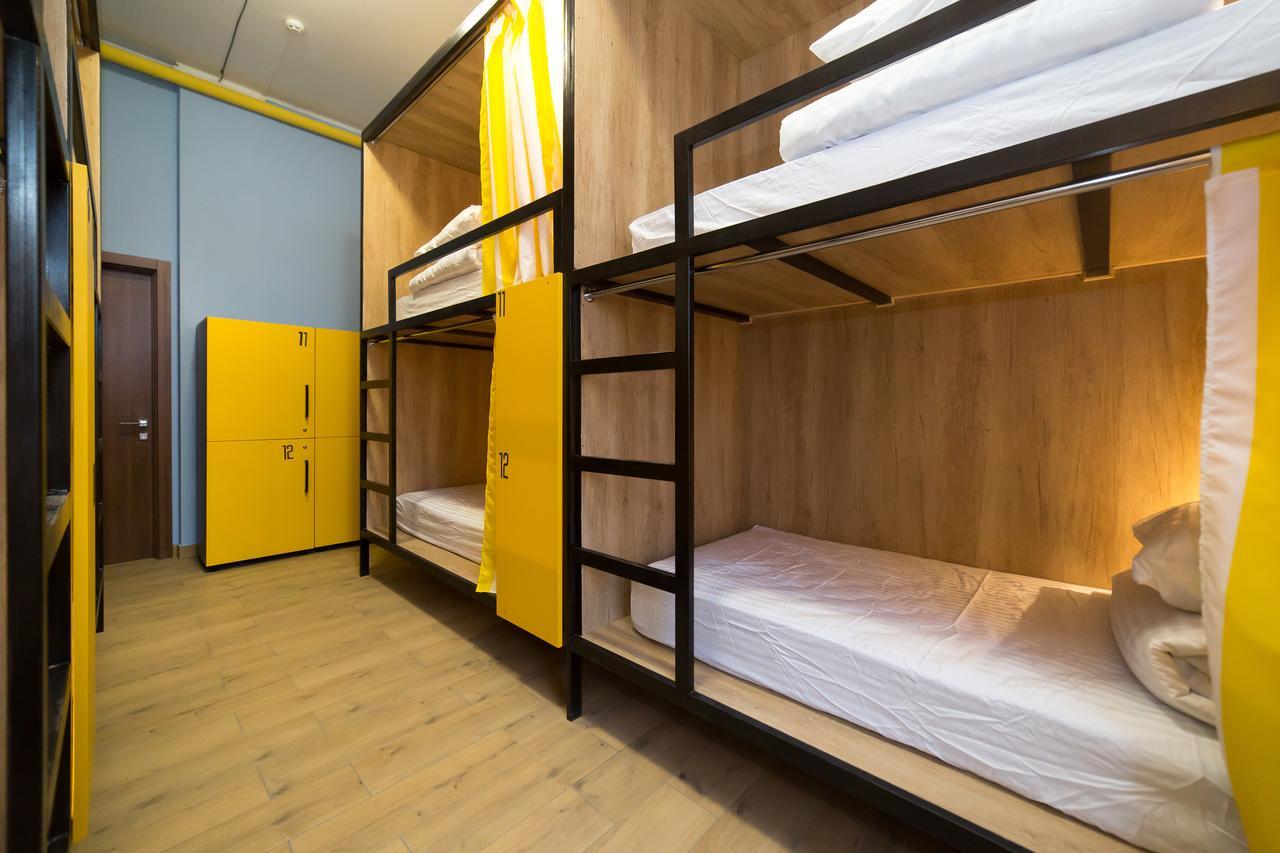 Hotel Bee Station Киев Экстерьер фото