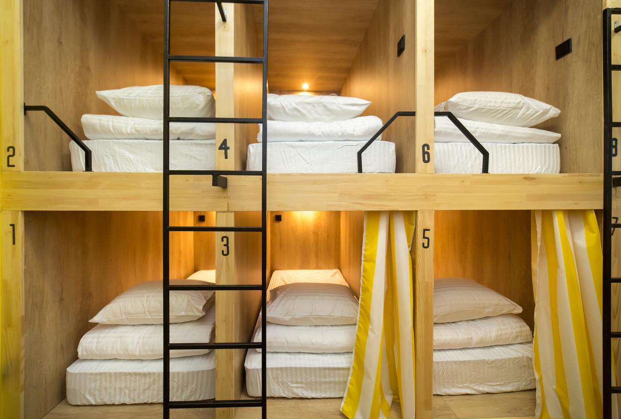 Hotel Bee Station Киев Экстерьер фото
