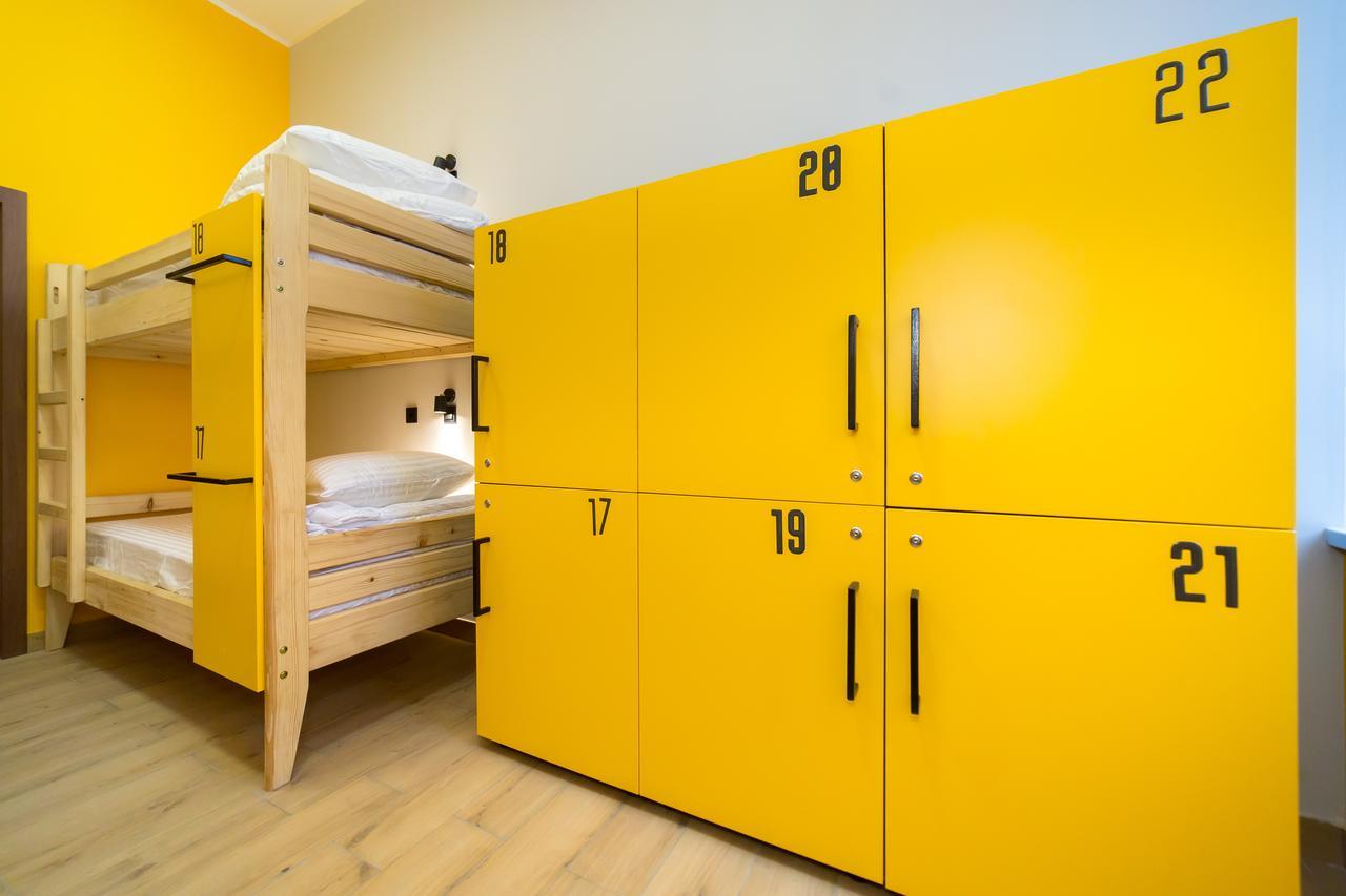 Hotel Bee Station Киев Экстерьер фото