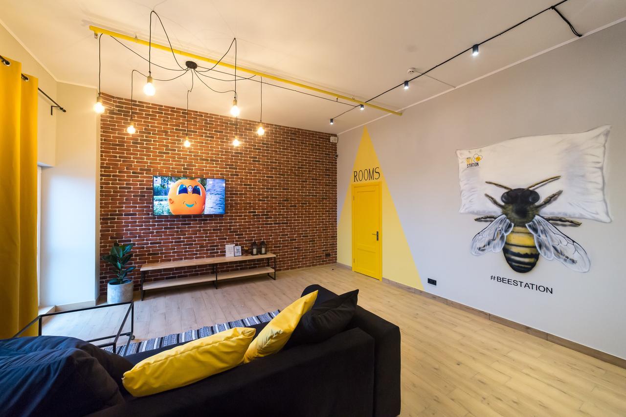 Hotel Bee Station Киев Экстерьер фото