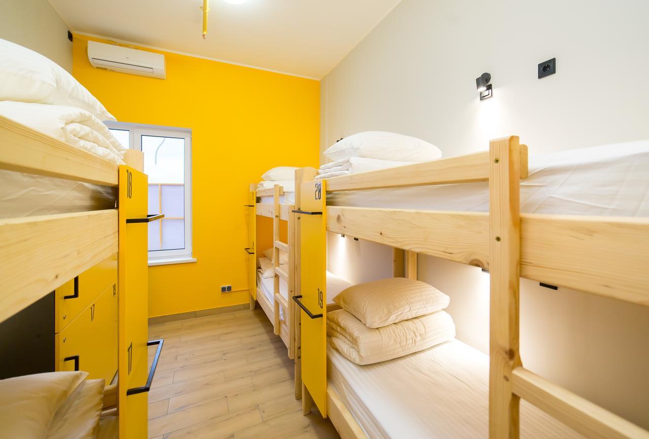 Hotel Bee Station Киев Экстерьер фото