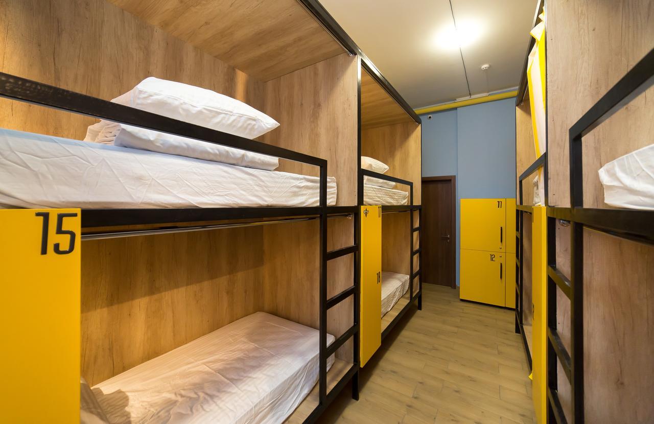Hotel Bee Station Киев Экстерьер фото