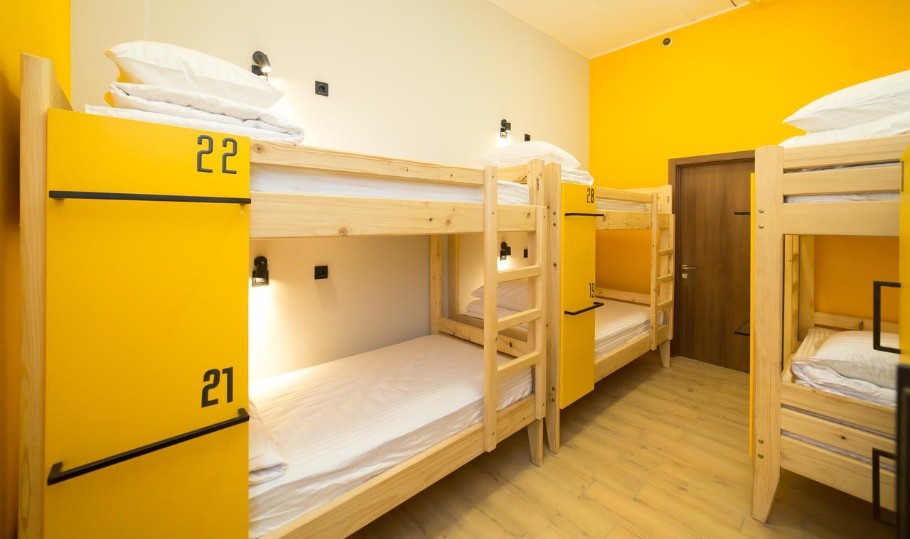 Hotel Bee Station Киев Экстерьер фото
