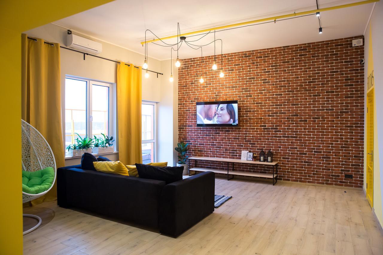 Hotel Bee Station Киев Экстерьер фото