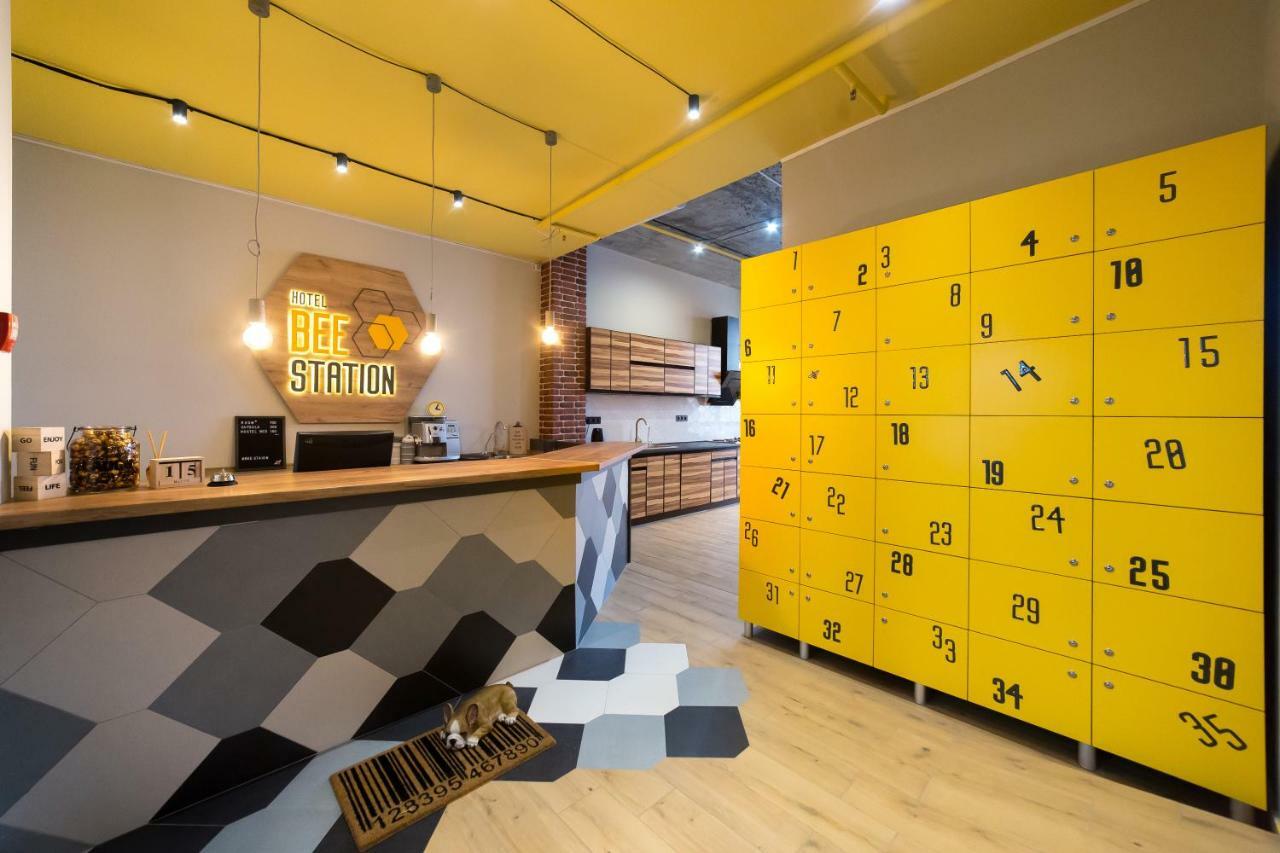 Hotel Bee Station Киев Экстерьер фото